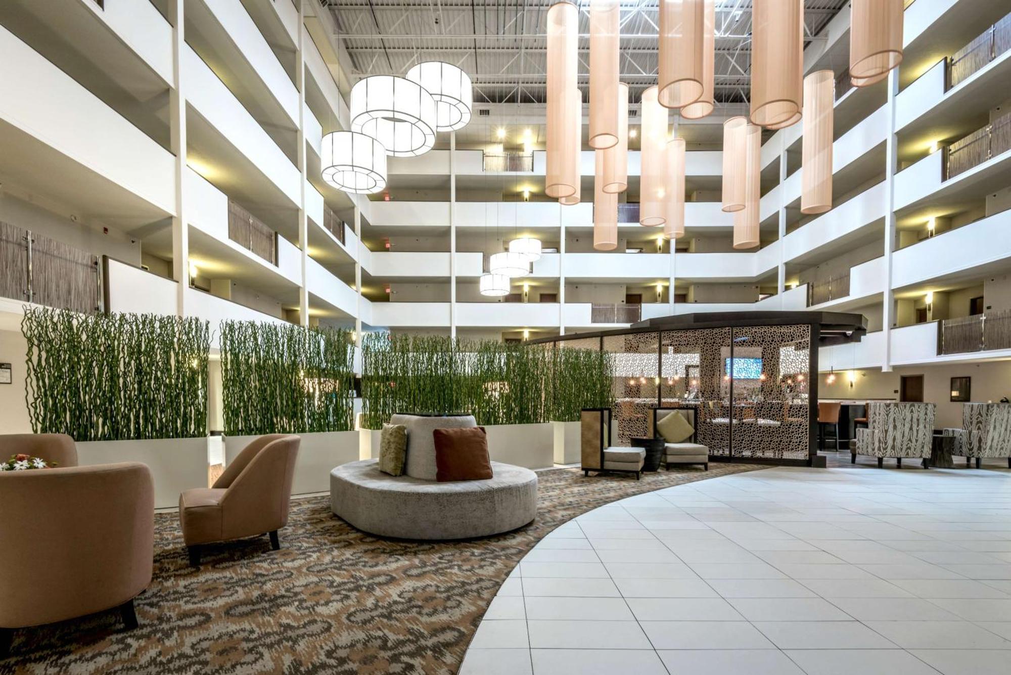 Doubletree By Hilton Montgomery Downtown Exterior foto